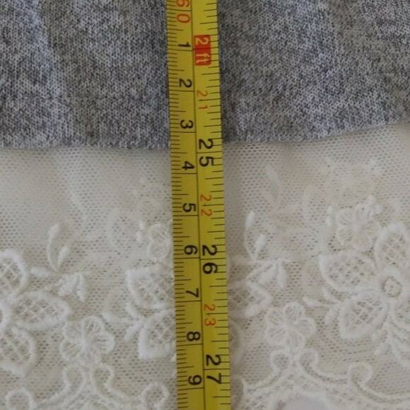 Mia & Tess Lace Hem Layered Look Tunic Top Pullover Blouse Shirt Size Medium - Picture 11 of 11